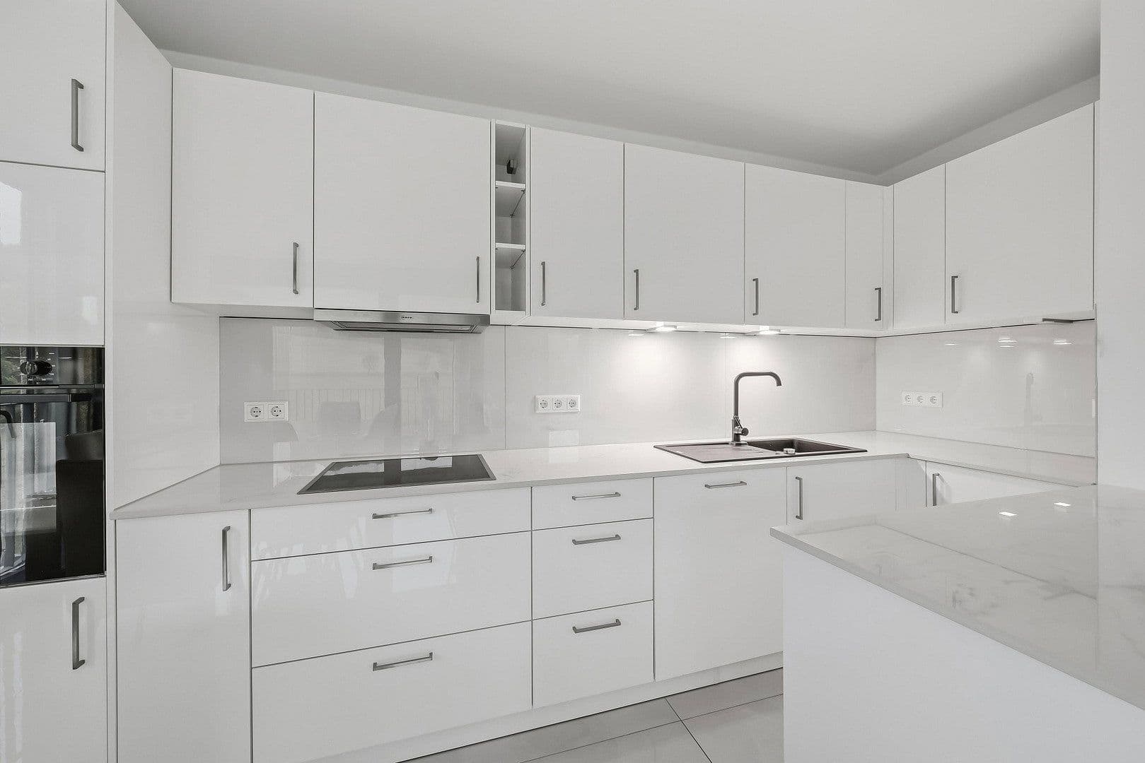 Prodej bytu 4+1 93 m², Hechinger Strasse 86, Tübingen, Bádensko-Württembersko Prodej bytu 4+1 93 m², Hechinger Strasse 86, Tübingen, Bádensko-Württembersko