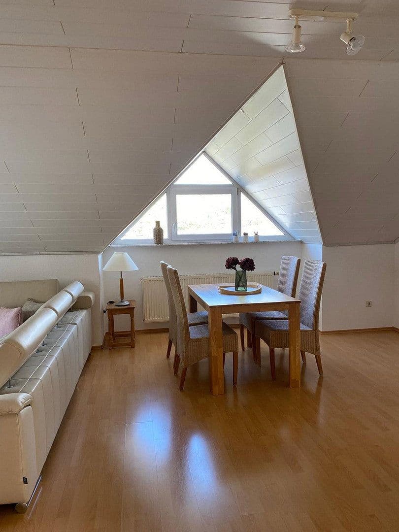 Pronájem bytu 3+1 85 m², Ingelfingen, Bádensko-Württembersko Pronájem bytu 3+1 85 m², Ingelfingen, Bádensko-Württembersko