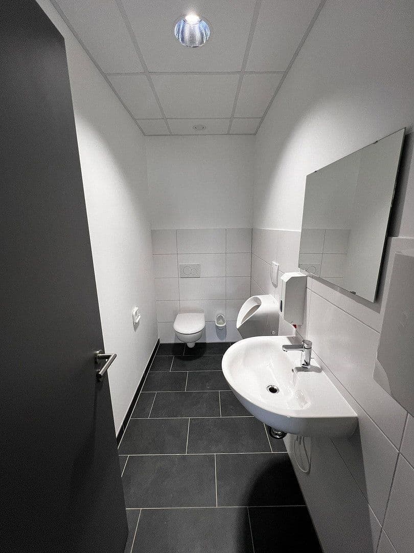Pronájem kanceláře 301 m², Schönefeld, Braniborsko Pronájem kanceláře 301 m², Schönefeld, Braniborsko
