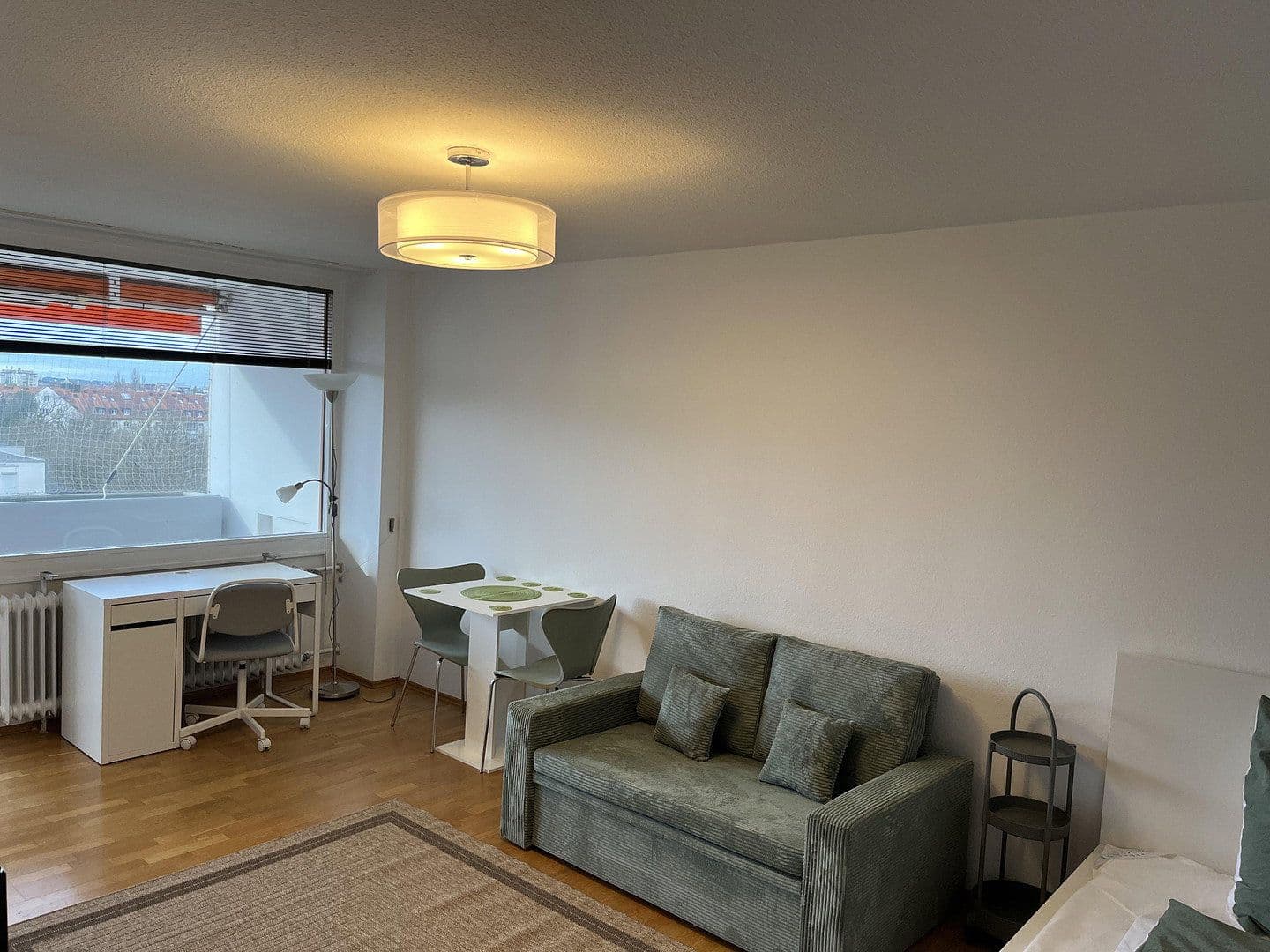 Pronájem bytu 1+1 32 m², HauzenbergerStr 20, München, Bavorsko Pronájem bytu 1+1 32 m², HauzenbergerStr 20, München, Bavorsko