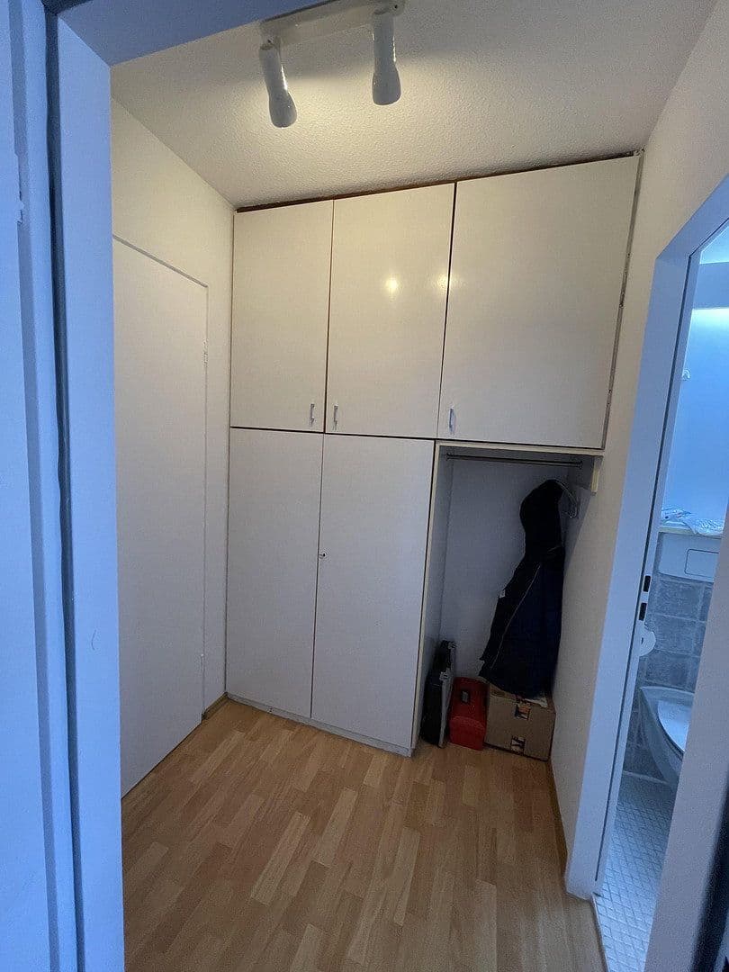 Pronájem bytu 1+1 32 m², HauzenbergerStr 20, München, Bavorsko Pronájem bytu 1+1 32 m², HauzenbergerStr 20, München, Bavorsko