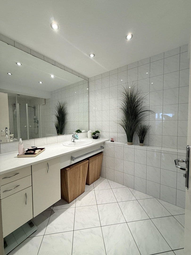 Pronájem bytu 3+1 133 m², Sulzer Straße 84/11, Wildberg, Bádensko-Württembersko Pronájem bytu 3+1 133 m², Sulzer Straße 84/11, Wildberg, Bádensko-Württembersko