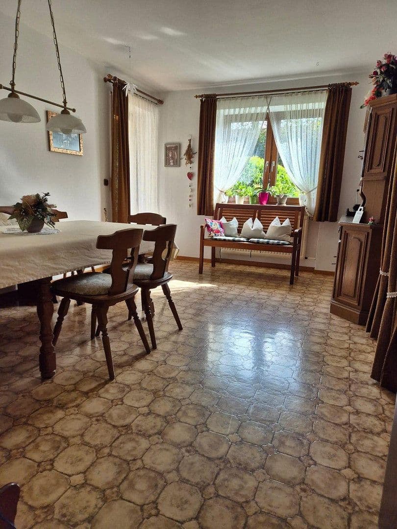 Prodej domu 190 m², pozemek 721 m², Vilsbiburg, Bavorsko Prodej domu 190 m², pozemek 721 m², Vilsbiburg, Bavorsko