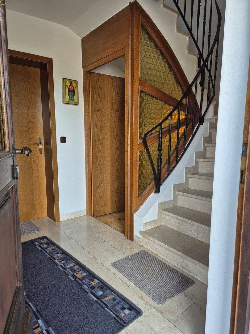 Prodej domu 190 m², pozemek 721 m², Vilsbiburg, Bavorsko Prodej domu 190 m², pozemek 721 m², Vilsbiburg, Bavorsko
