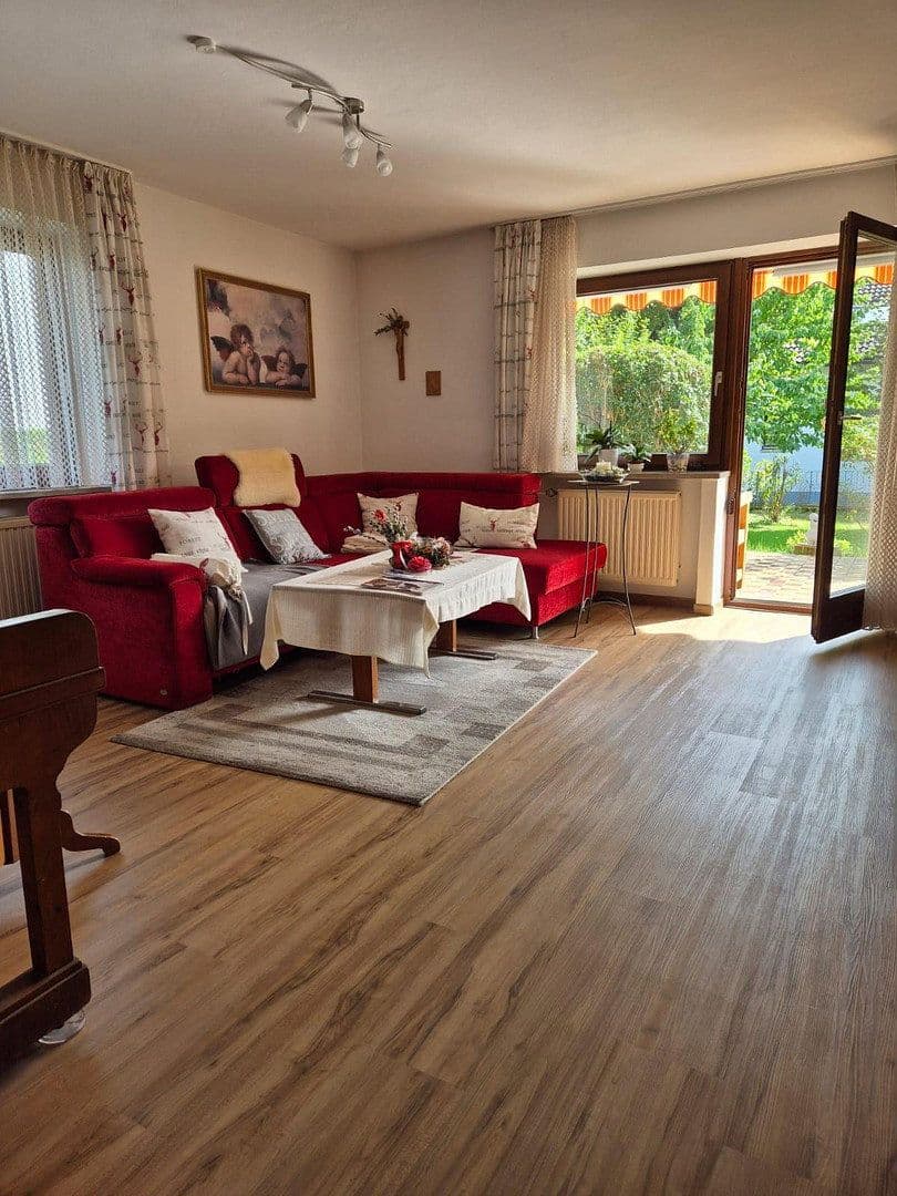 Prodej domu 190 m², pozemek 721 m², Vilsbiburg, Bavorsko Prodej domu 190 m², pozemek 721 m², Vilsbiburg, Bavorsko
