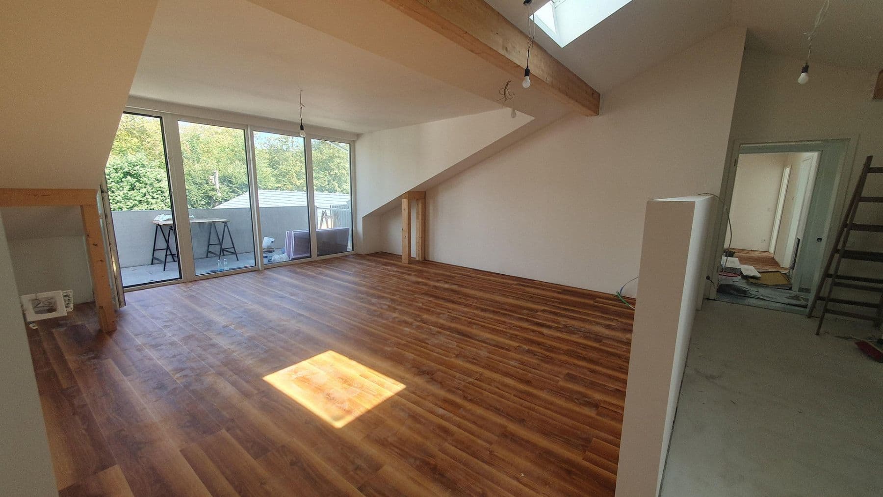 Pronájem bytu 4+1 99 m², Münchner Straße 102d, Kirchseeon, Bavorsko Pronájem bytu 4+1 99 m², Münchner Straße 102d, Kirchseeon, Bavorsko