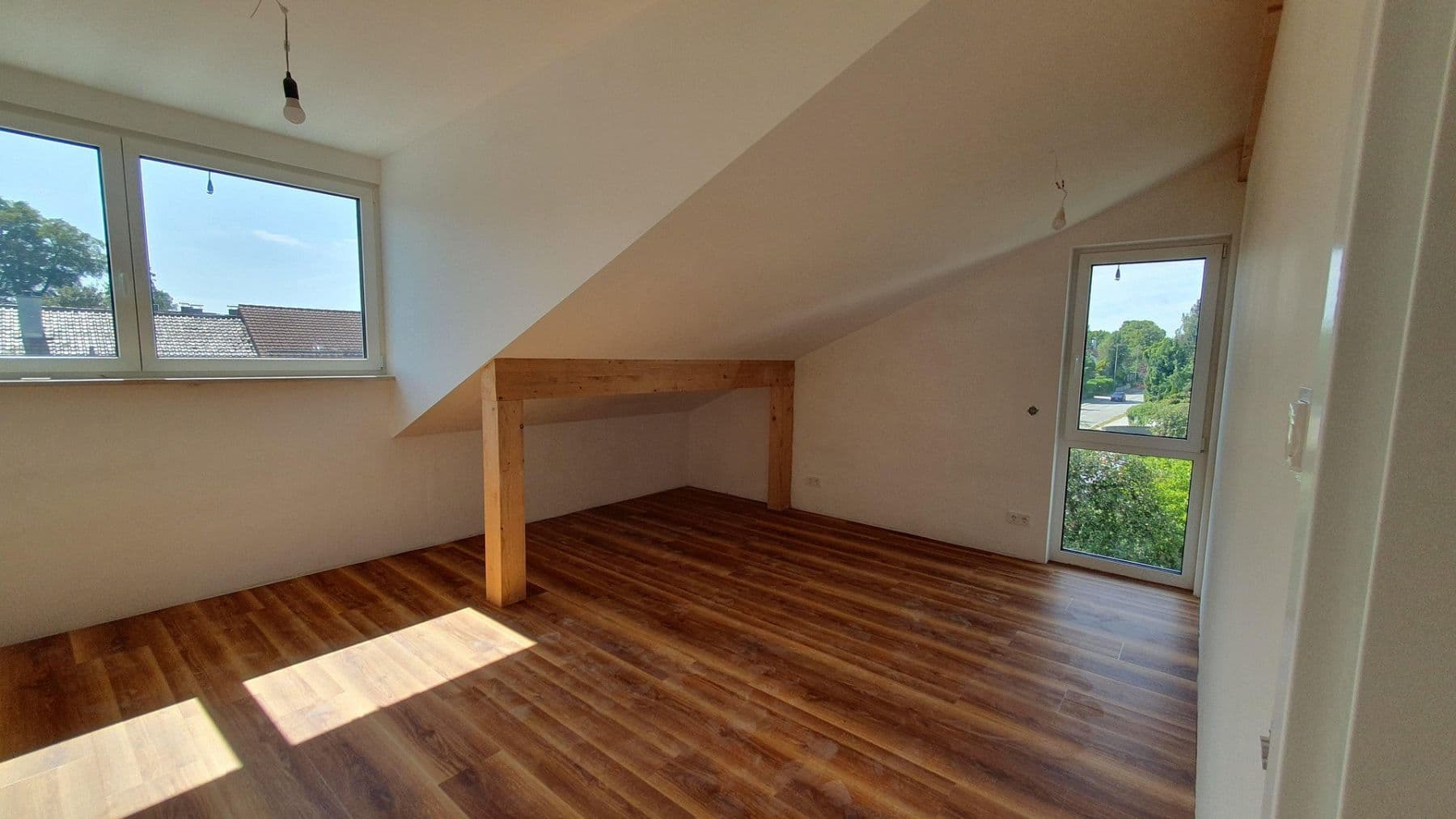 Pronájem bytu 4+1 99 m², Münchner Straße 102d, Kirchseeon, Bavorsko Pronájem bytu 4+1 99 m², Münchner Straße 102d, Kirchseeon, Bavorsko