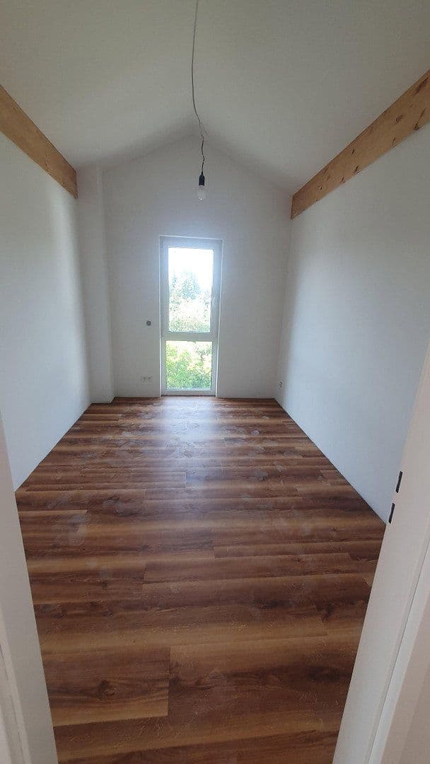 Pronájem bytu 4+1 99 m², Münchner Straße 102d, Kirchseeon, Bavorsko Pronájem bytu 4+1 99 m², Münchner Straße 102d, Kirchseeon, Bavorsko