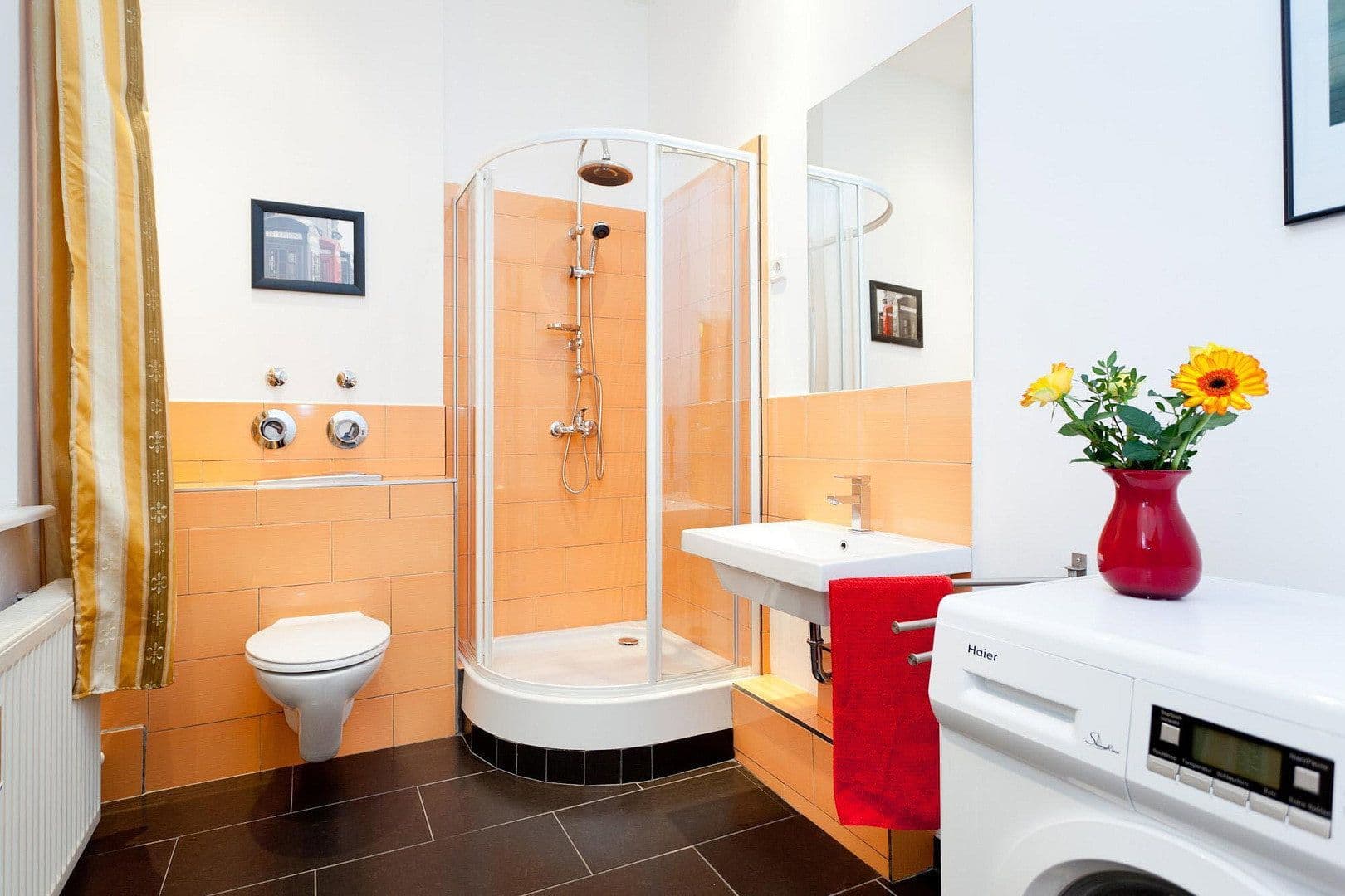 Prodej bytu 4+1 106 m², Planckstr. 20, Berlin, Berlín Prodej bytu 4+1 106 m², Planckstr. 20, Berlin, Berlín