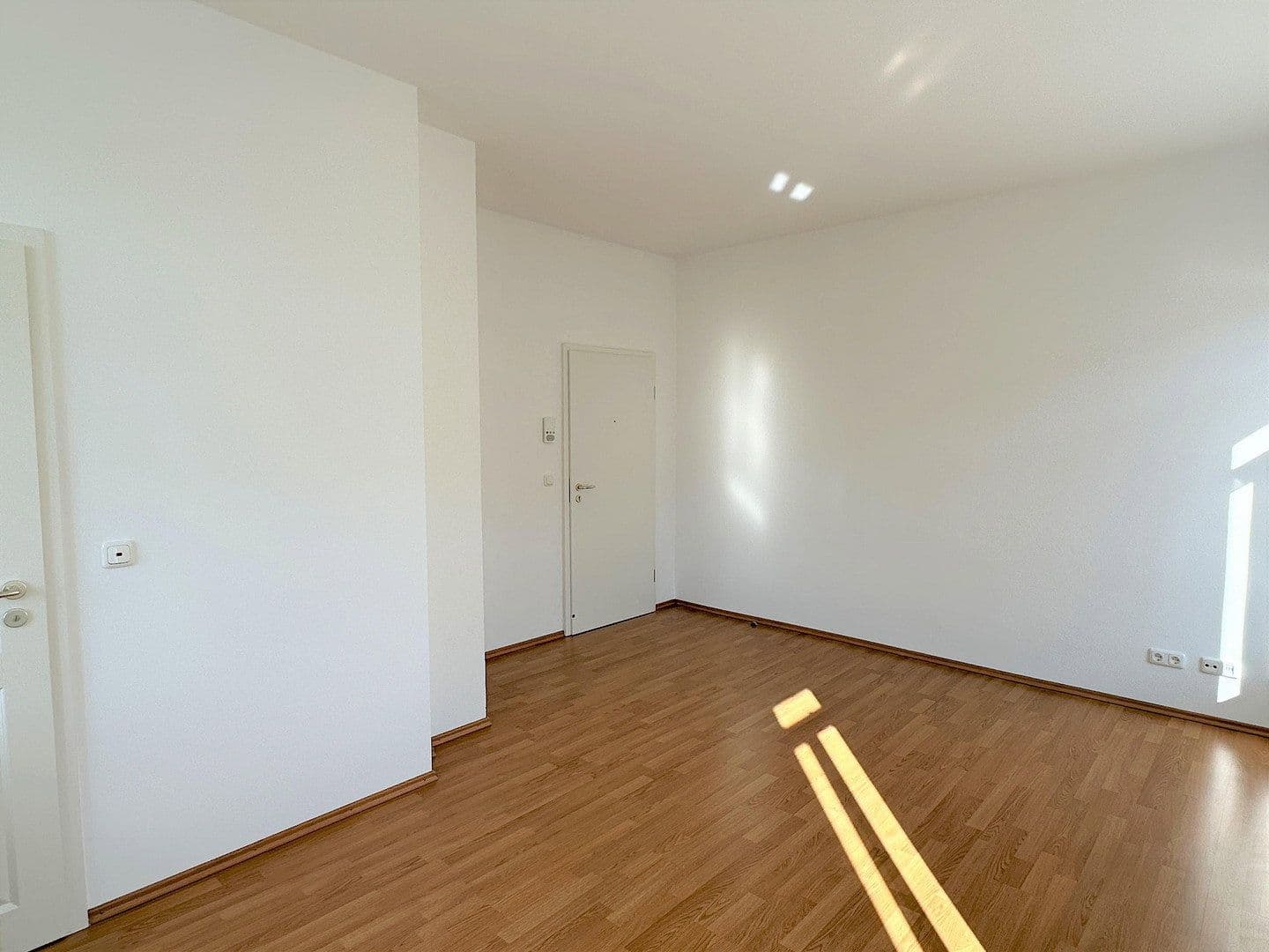 Pronájem bytu 1+1 26 m², Lutzstraße 36, München, Bavorsko Pronájem bytu 1+1 26 m², Lutzstraße 36, München, Bavorsko