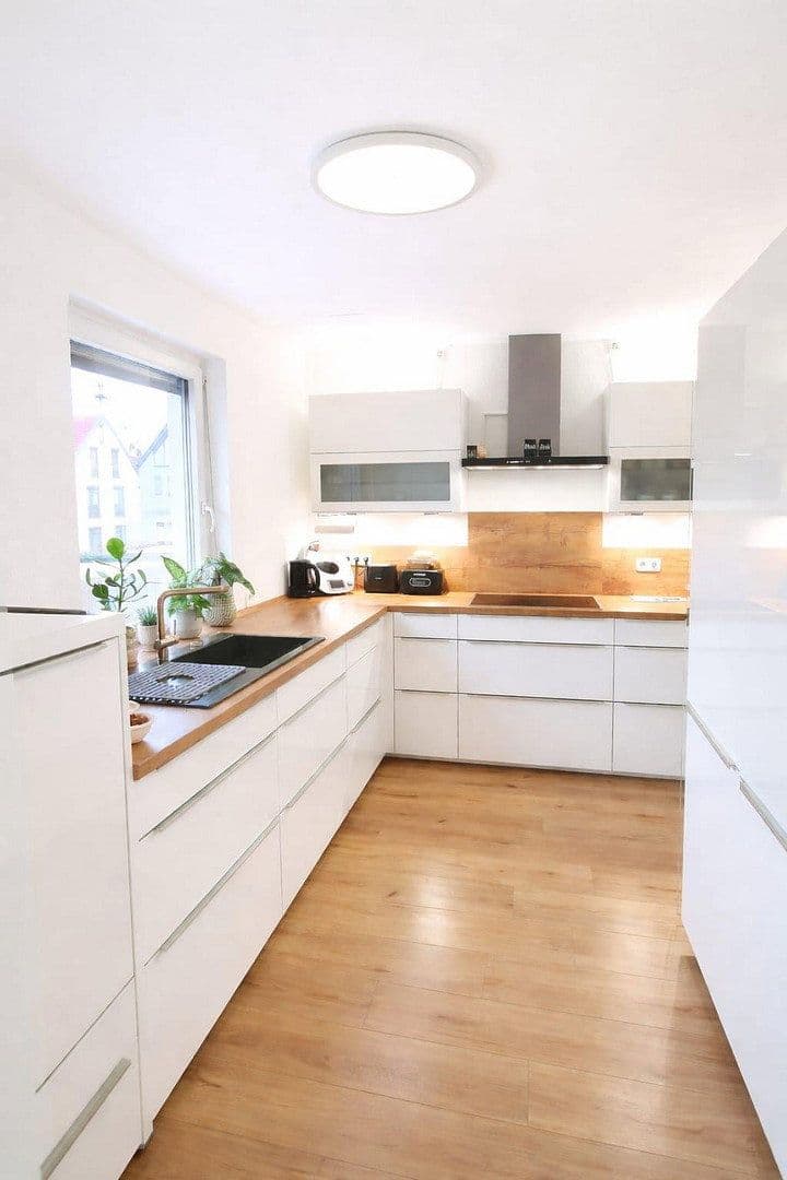 Prodej bytu 4+1 93 m², Rothmühlstraße 3, Bergrheinfeld, Bavorsko Prodej bytu 4+1 93 m², Rothmühlstraße 3, Bergrheinfeld, Bavorsko