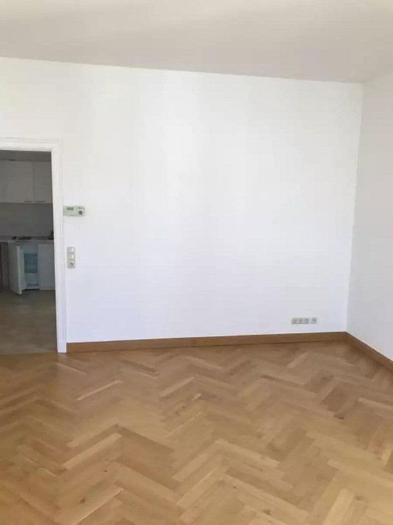 Pronájem bytu 1+1 32 m², Landreiterstraße, Schwerin, Mecklenburg-Vorpommern Pronájem bytu 1+1 32 m², Landreiterstraße, Schwerin, Mecklenburg-Vorpommern