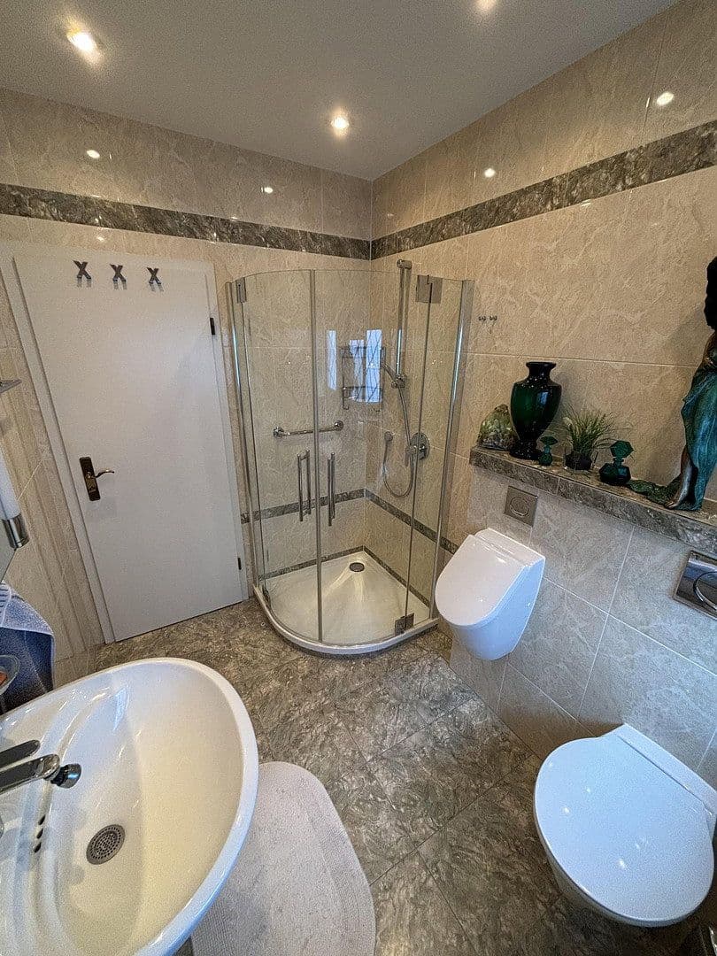 Prodej domu 204 m², pozemek 778 m², Offenbach am Main, Hessen Prodej domu 204 m², pozemek 778 m², Offenbach am Main, Hessen