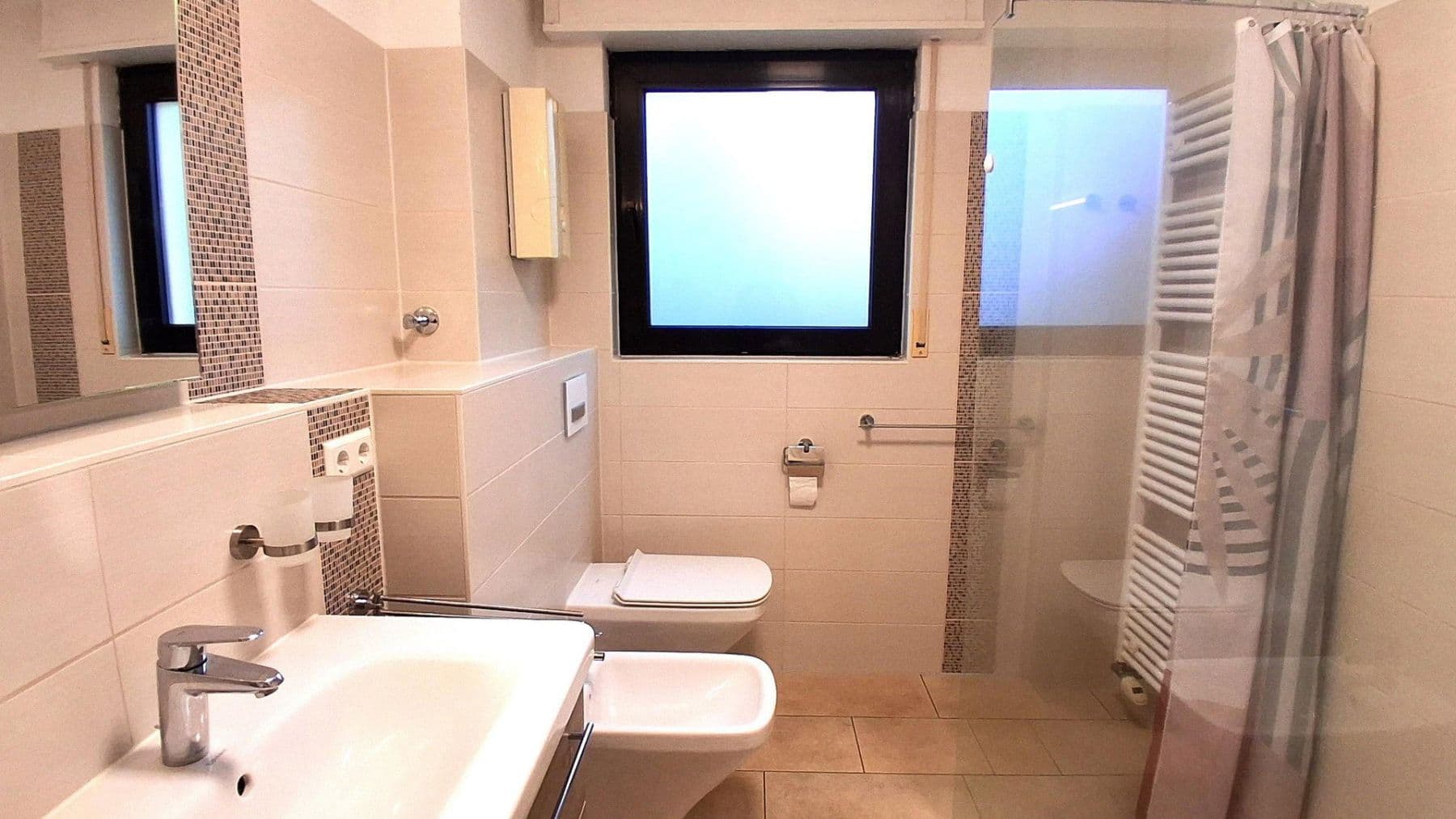 Prodej bytu 5+1 149 m², Berlin, Berlín Prodej bytu 5+1 149 m², Berlin, Berlín