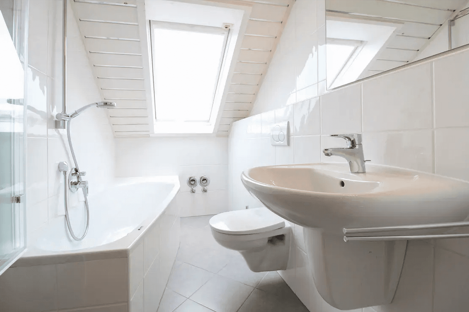 Pronájem bytu 3+1 58 m², Rhönstraße 4, Friedrichsdorf, Hessen Pronájem bytu 3+1 58 m², Rhönstraße 4, Friedrichsdorf, Hessen
