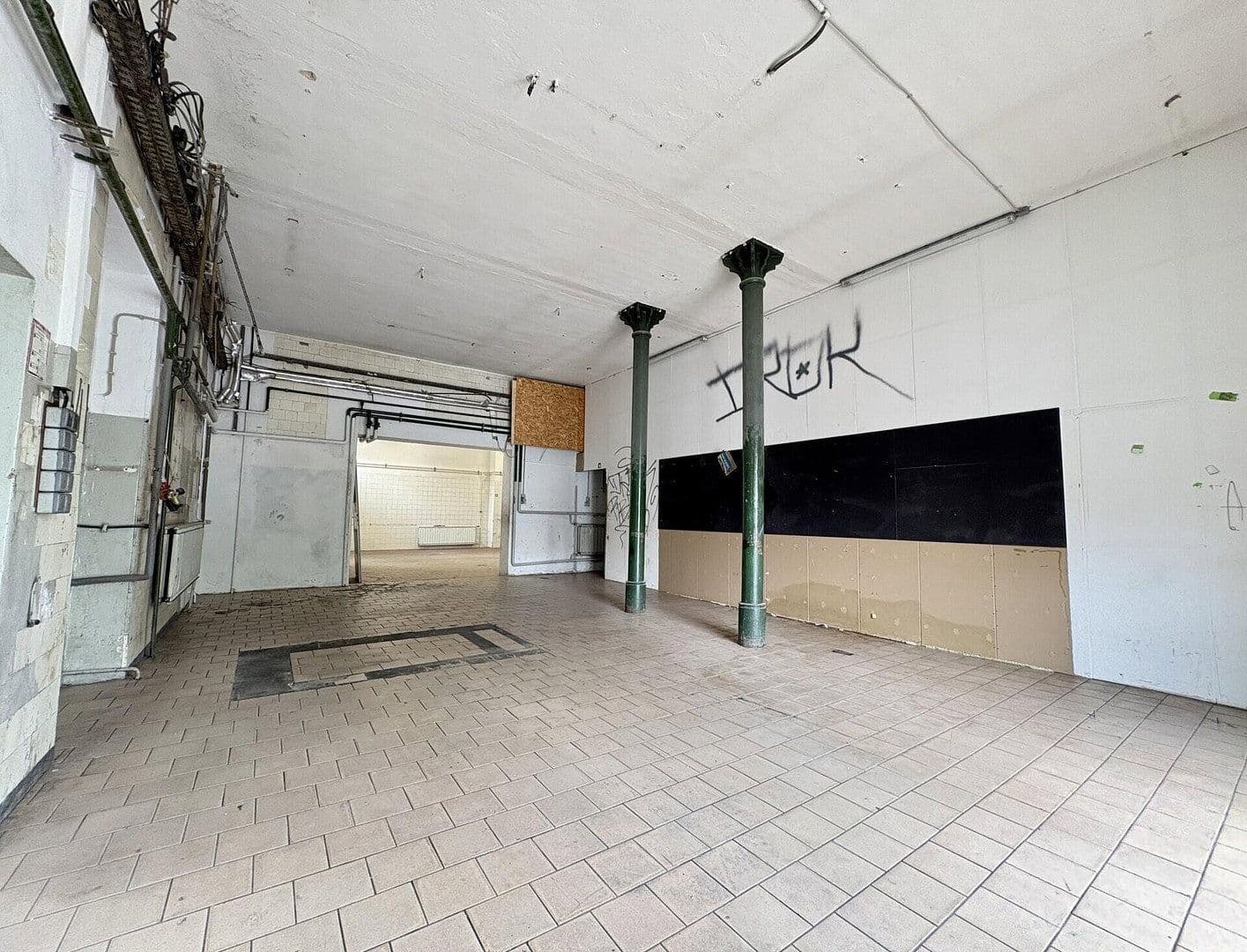 Pronájem nebytového prostoru 753 m², Siegfried-Berger-Straße 5, Berlin, Berlín Pronájem nebytového prostoru 753 m², Siegfried-Berger-Straße 5, Berlin, Berlín
