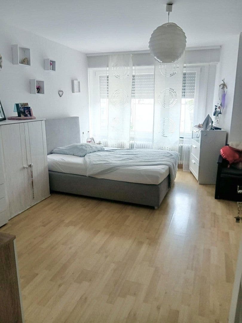 Pronájem bytu 4+1 97 m², Karolingerstraße 5, Pforzheim, Bádensko-Württembersko Pronájem bytu 4+1 97 m², Karolingerstraße 5, Pforzheim, Bádensko-Württembersko