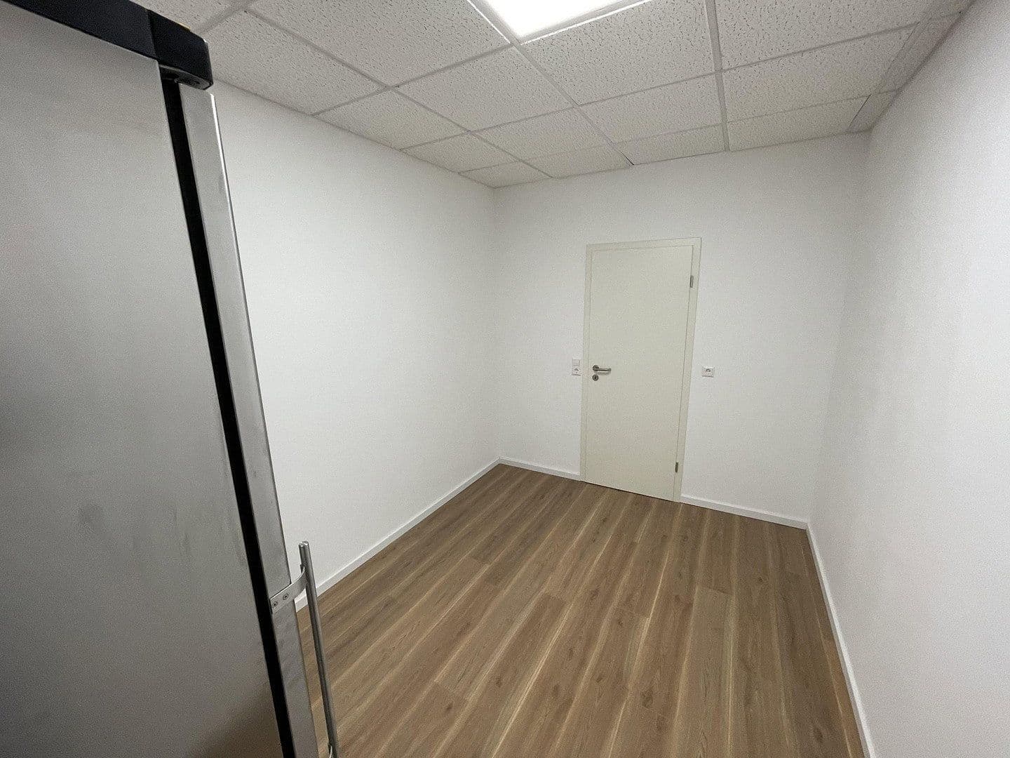 Pronájem kanceláře 480 m², Max-Eyth-Str.23, Ditzingen, Bádensko-Württembersko Pronájem kanceláře 480 m², Max-Eyth-Str.23, Ditzingen, Bádensko-Württembersko