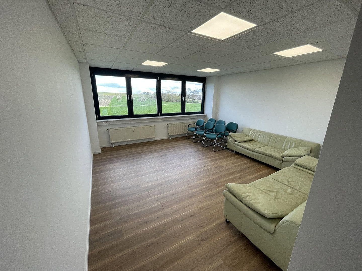 Pronájem kanceláře 480 m², Max-Eyth-Str.23, Ditzingen, Bádensko-Württembersko Pronájem kanceláře 480 m², Max-Eyth-Str.23, Ditzingen, Bádensko-Württembersko