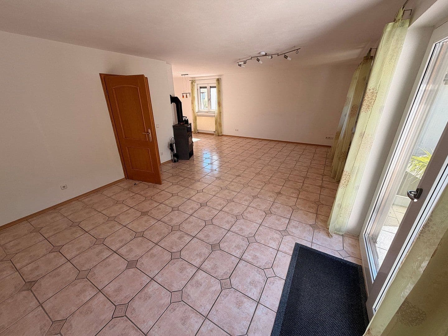 Prodej domu 198 m², pozemek 200 m², Oberstimm, Bavorsko Prodej domu 198 m², pozemek 200 m², Oberstimm, Bavorsko