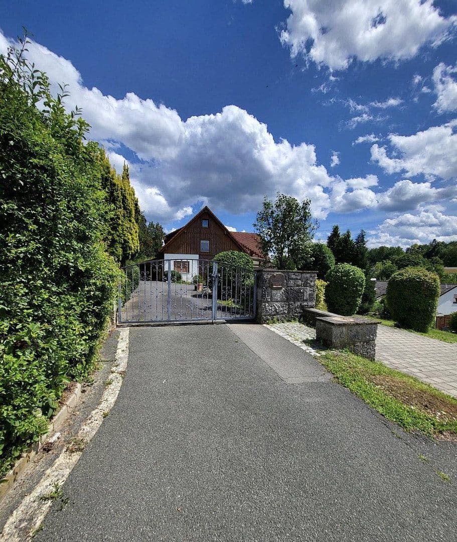 Prodej domu 221 m², pozemek 1.014 m², Pegnitz, Bavorsko Prodej domu 221 m², pozemek 1.014 m², Pegnitz, Bavorsko