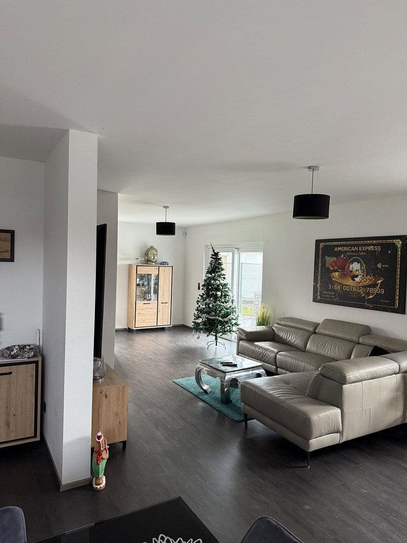 Prodej domu 270 m², pozemek 1.031 m², Königslutter am Elm, Dolní Sasko Prodej domu 270 m², pozemek 1.031 m², Königslutter am Elm, Dolní Sasko