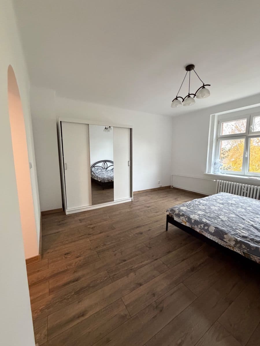 Pronájem bytu 1+1 30 m², Halenkovská, Praha, Praha Pronájem bytu 1+1 30 m², Halenkovská, Praha, Praha