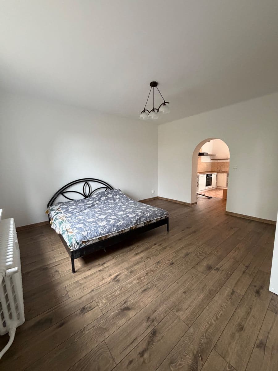 Pronájem bytu 1+1 30 m², Halenkovská, Praha, Praha Pronájem bytu 1+1 30 m², Halenkovská, Praha, Praha