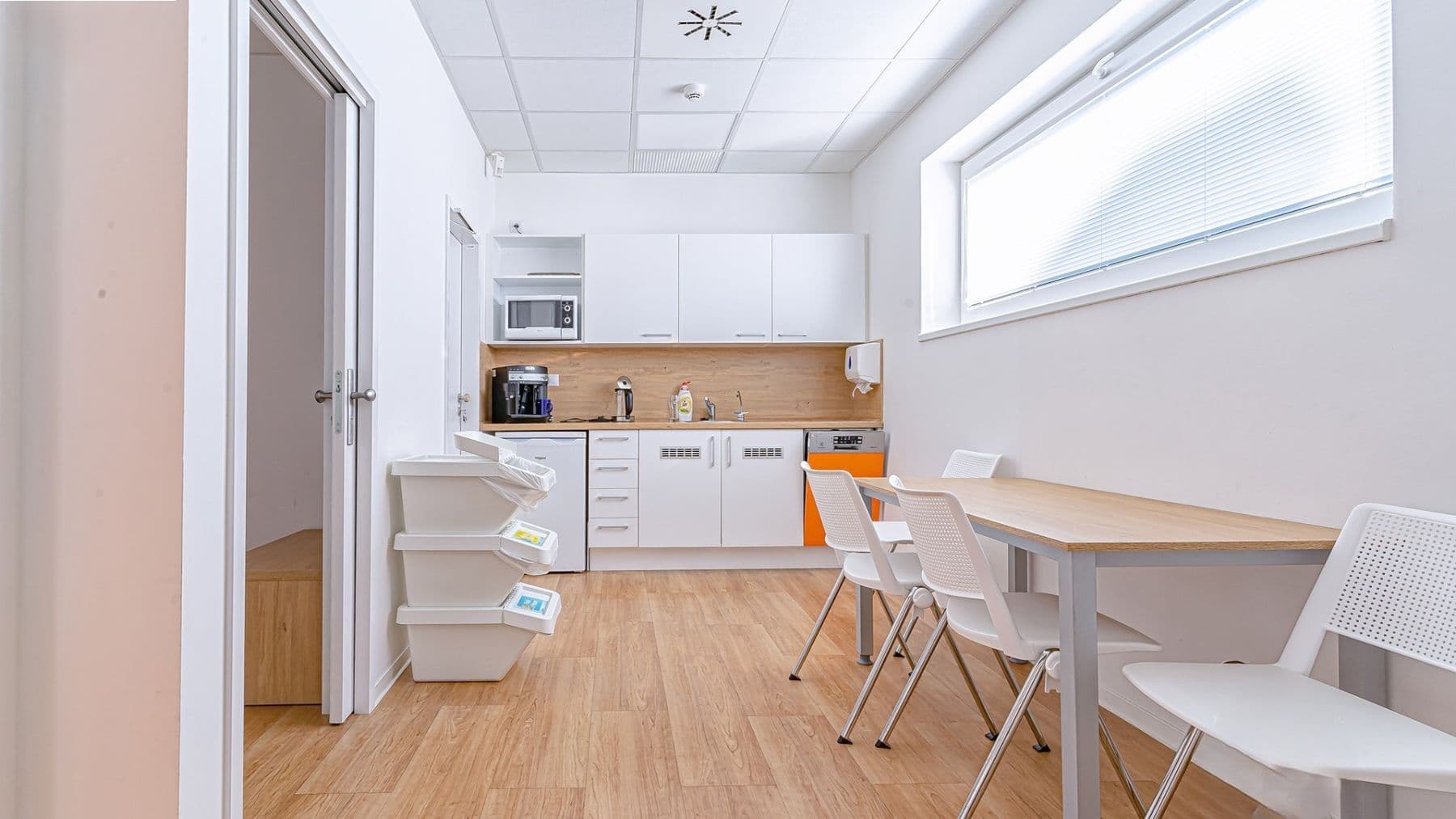 Pronájem nebytového prostoru 200 m², Nerudova, Litomyšl, Pardubický kraj Pronájem nebytového prostoru 200 m², Nerudova, Litomyšl, Pardubický kraj