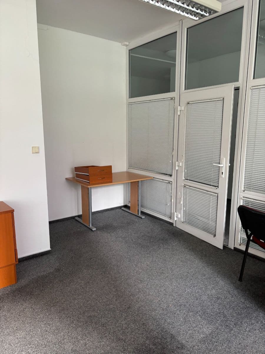 Pronájem kanceláře 29 m², nábřeží Závodu míru, Pardubice, Pardubický kraj Pronájem kanceláře 29 m², nábřeží Závodu míru, Pardubice, Pardubický kraj