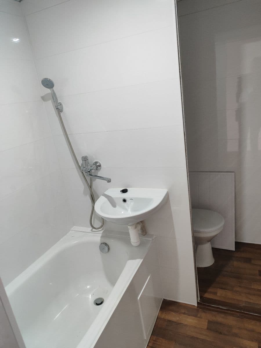Pronájem bytu 1+1 36 m², Dřínovská, Chomutov, Ústecký kraj Pronájem bytu 1+1 36 m², Dřínovská, Chomutov, Ústecký kraj