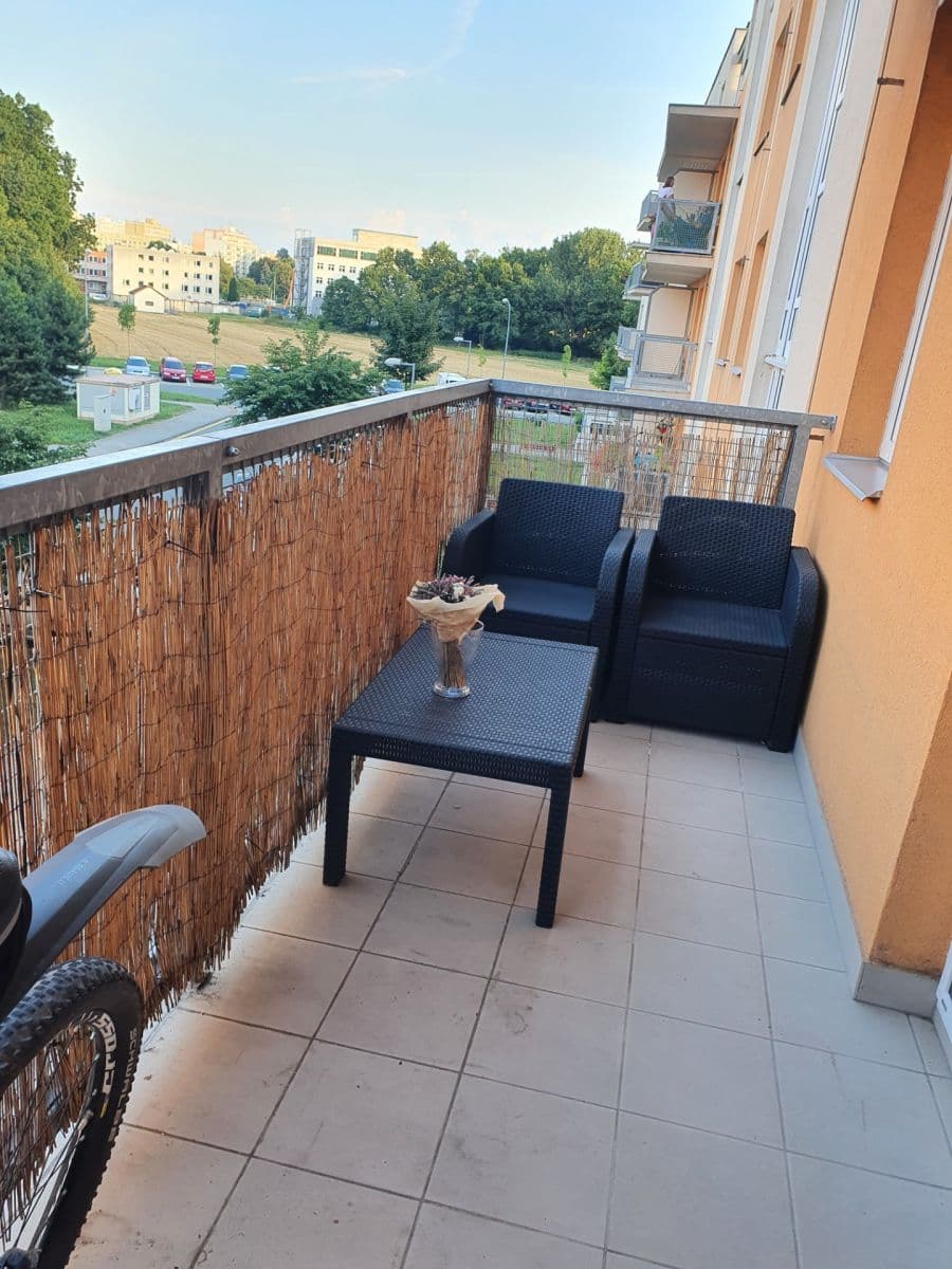 Pronájem bytu 2+kk 53 m², Jozefa Gabčíka, Pardubice, Pardubický kraj Pronájem bytu 2+kk 53 m², Jozefa Gabčíka, Pardubice, Pardubický kraj