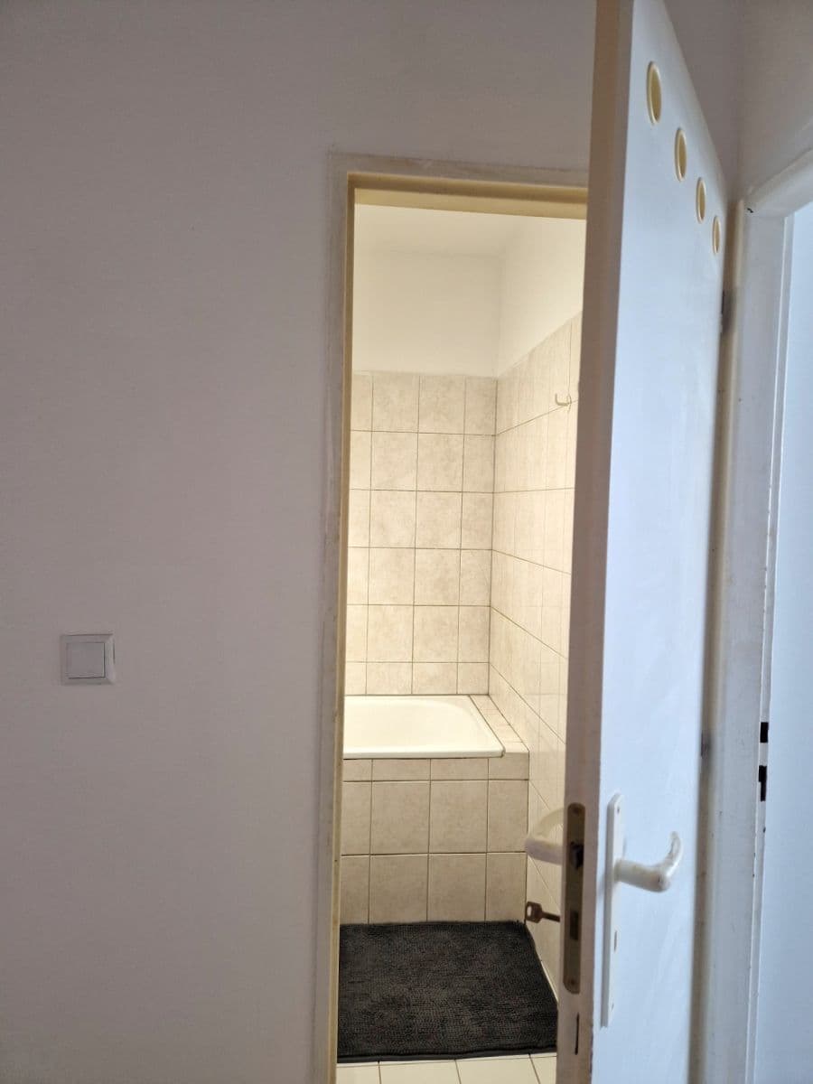 Prodej bytu 2+kk 40 m², Makovského, Praha, Praha Prodej bytu 2+kk 40 m², Makovského, Praha, Praha