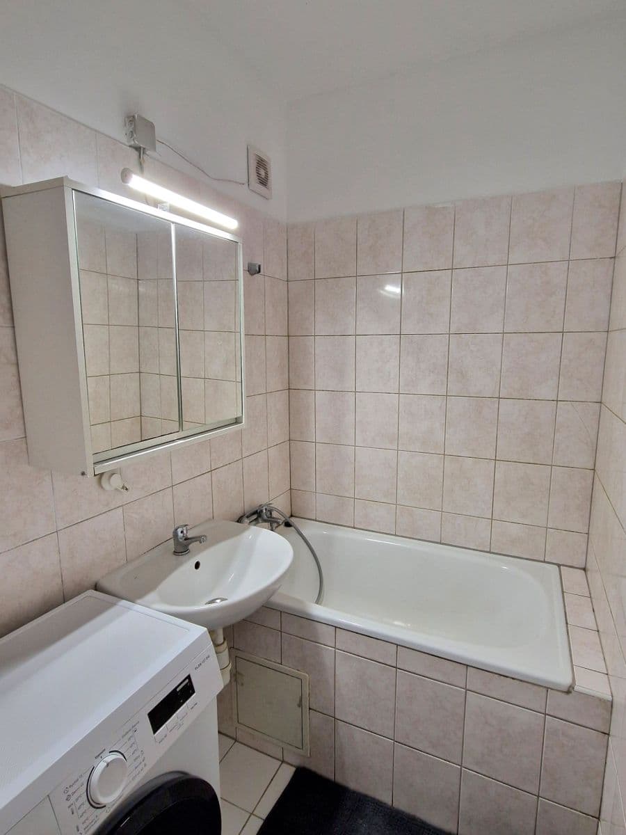 Prodej bytu 2+kk 40 m², Makovského, Praha, Praha Prodej bytu 2+kk 40 m², Makovského, Praha, Praha