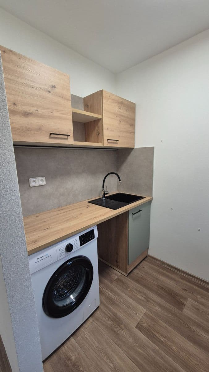 Pronájem bytu 1+kk 30 m², Brožíkova, Brno, Jihomoravský kraj Pronájem bytu 1+kk 30 m², Brožíkova, Brno, Jihomoravský kraj