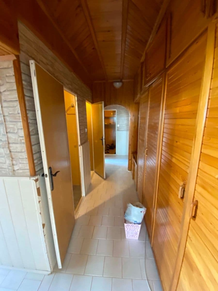 Prodej bytu 4+1 84 m², Kosmonautů, Jindřichův Hradec, Jihočeský kraj Prodej bytu 4+1 84 m², Kosmonautů, Jindřichův Hradec, Jihočeský kraj