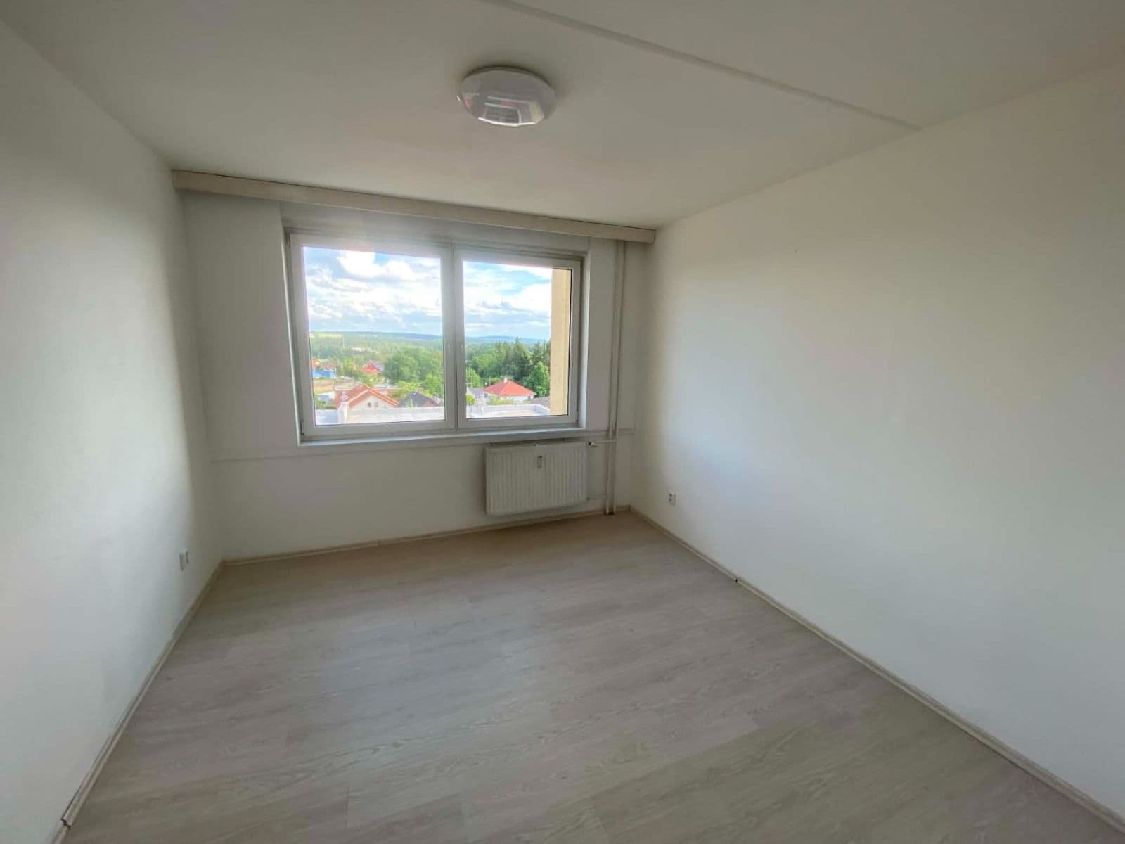 Prodej bytu 4+1 84 m², Kosmonautů, Jindřichův Hradec, Jihočeský kraj Prodej bytu 4+1 84 m², Kosmonautů, Jindřichův Hradec, Jihočeský kraj