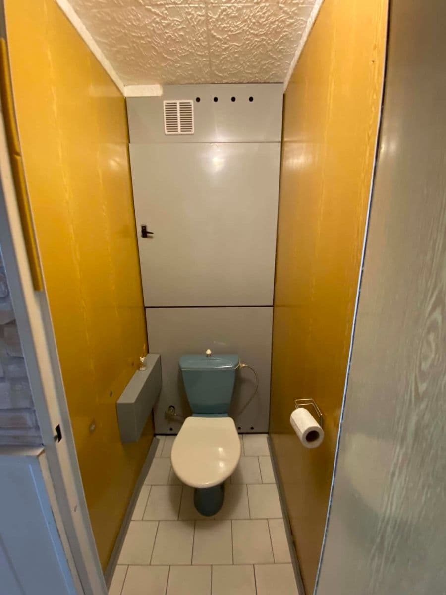 Prodej bytu 4+1 84 m², Kosmonautů, Jindřichův Hradec, Jihočeský kraj Prodej bytu 4+1 84 m², Kosmonautů, Jindřichův Hradec, Jihočeský kraj