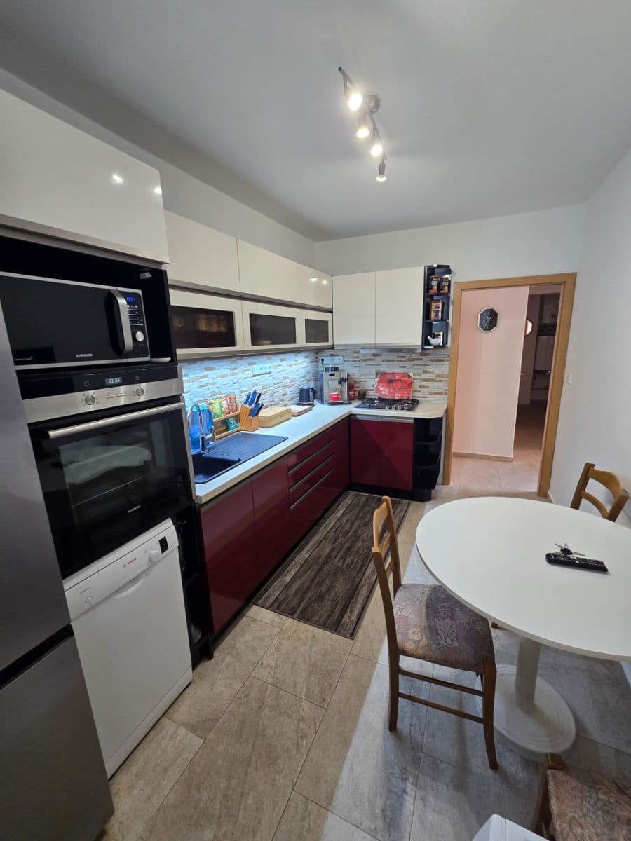 Pronájem bytu 2+1 64 m², Kárníkova, Brno, Jihomoravský kraj Pronájem bytu 2+1 64 m², Kárníkova, Brno, Jihomoravský kraj