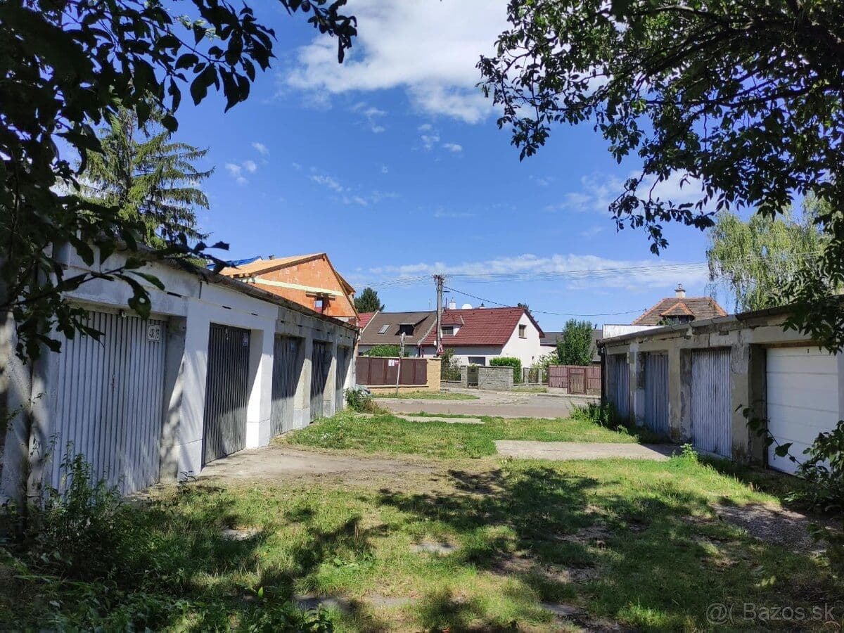 Prodej garáže 19 m², Gašparíkova, Ružinov, Bratislavský kraj Prodej garáže 19 m², Gašparíkova, Ružinov, Bratislavský kraj
