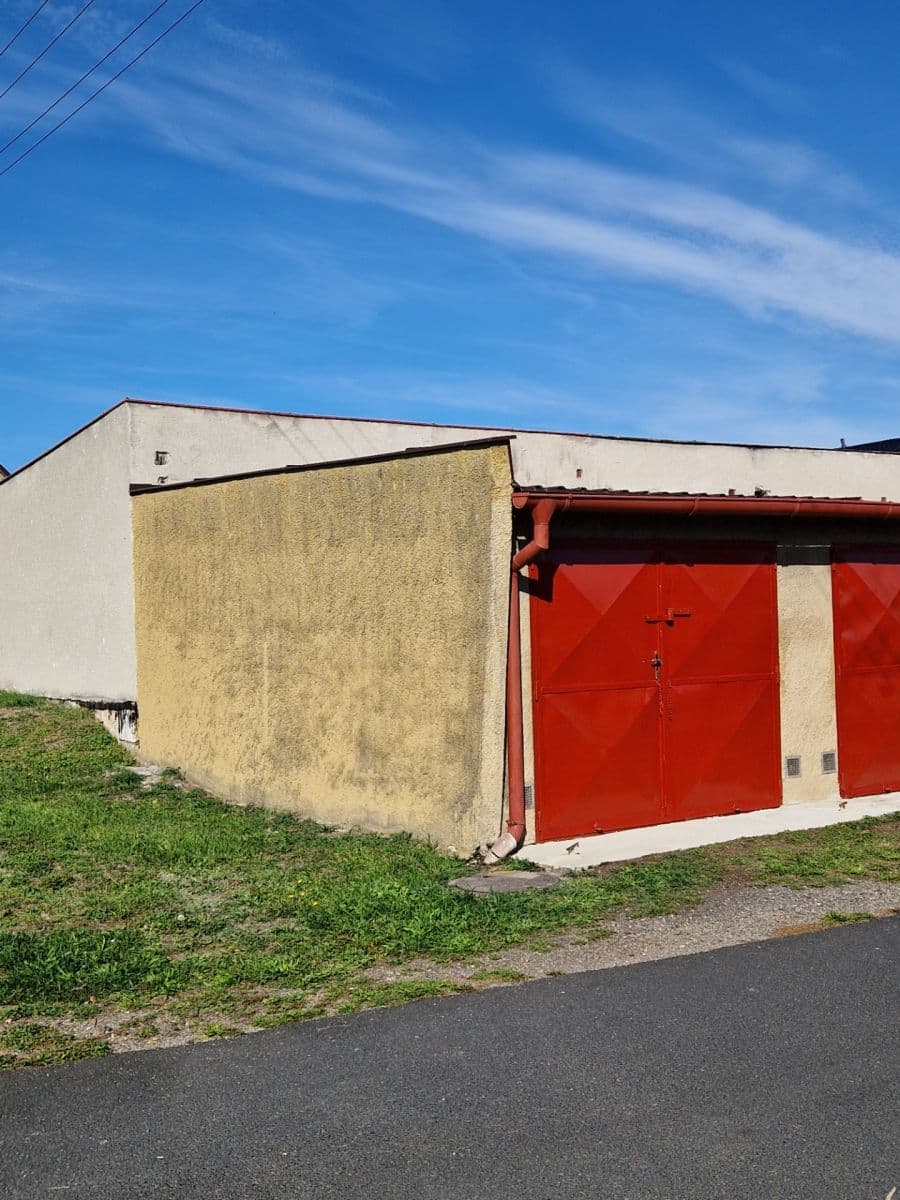 Pronájem garáže 21 m², Budovatelská, Františkovy Lázně, Karlovarský kraj Pronájem garáže 21 m², Budovatelská, Františkovy Lázně, Karlovarský kraj