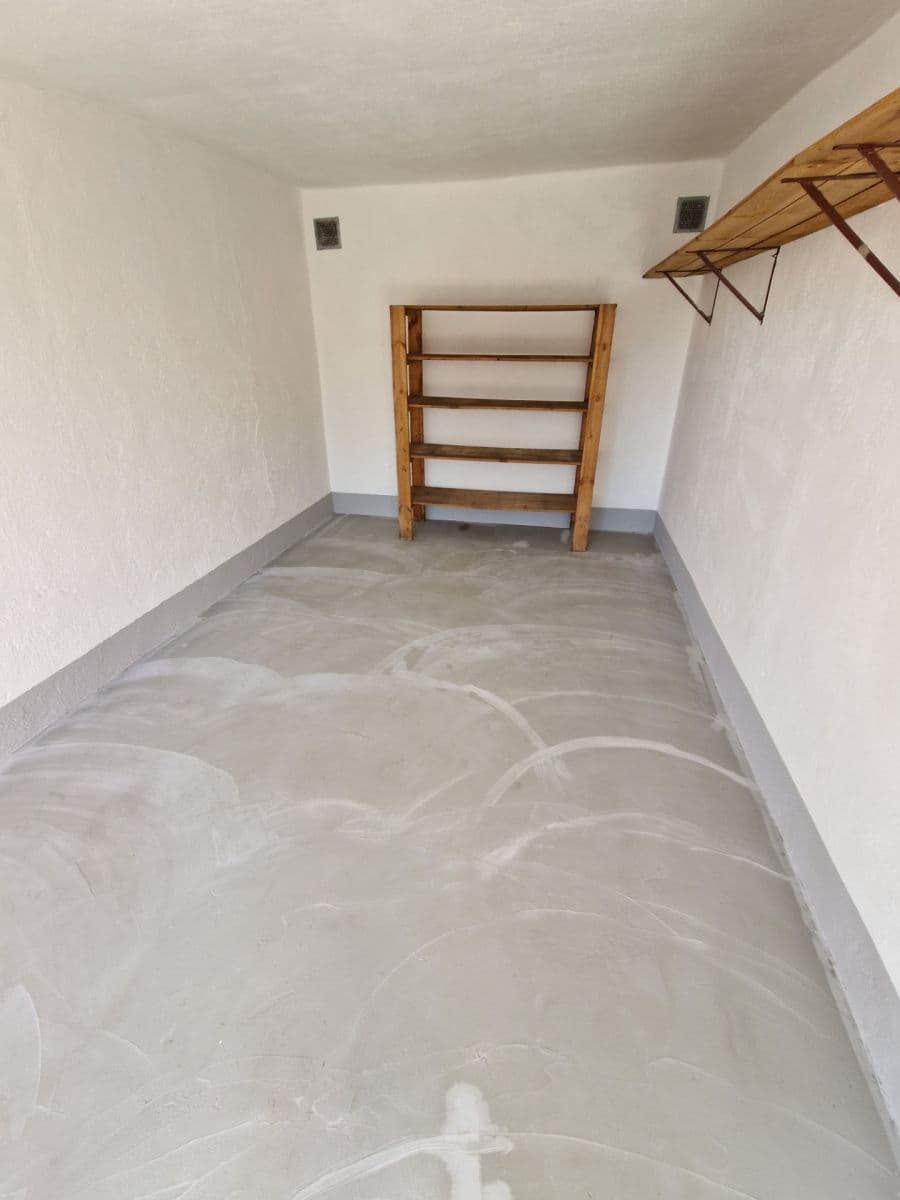 Pronájem garáže 21 m², Budovatelská, Františkovy Lázně, Karlovarský kraj Pronájem garáže 21 m², Budovatelská, Františkovy Lázně, Karlovarský kraj