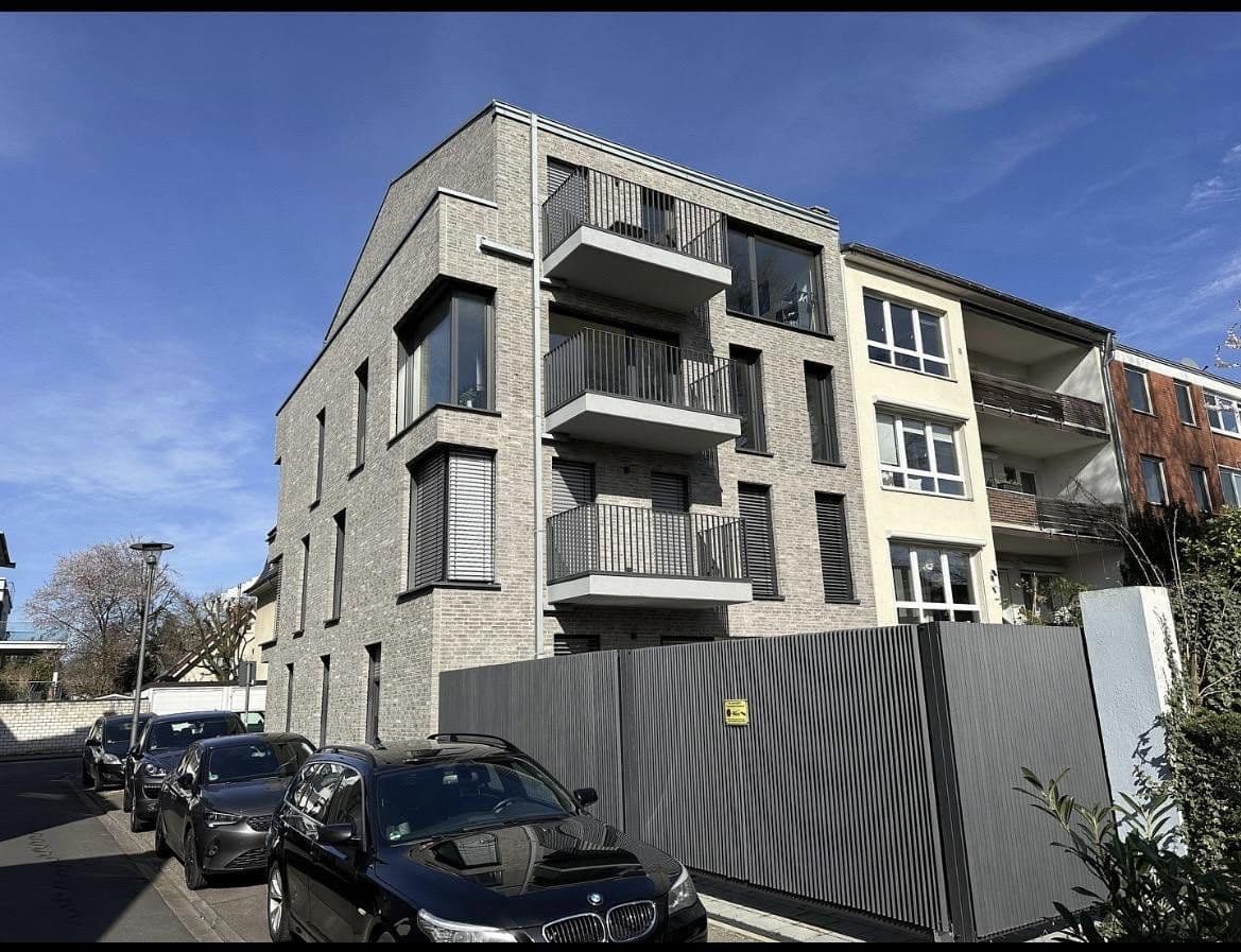 Pronájem bytu 2+1 83 m², Frankstrasse 11, Köln Rodenkirchen, Severní Porýní-Vestfálsko Pronájem bytu 2+1 83 m², Frankstrasse 11, Köln Rodenkirchen, Severní Porýní-Vestfálsko