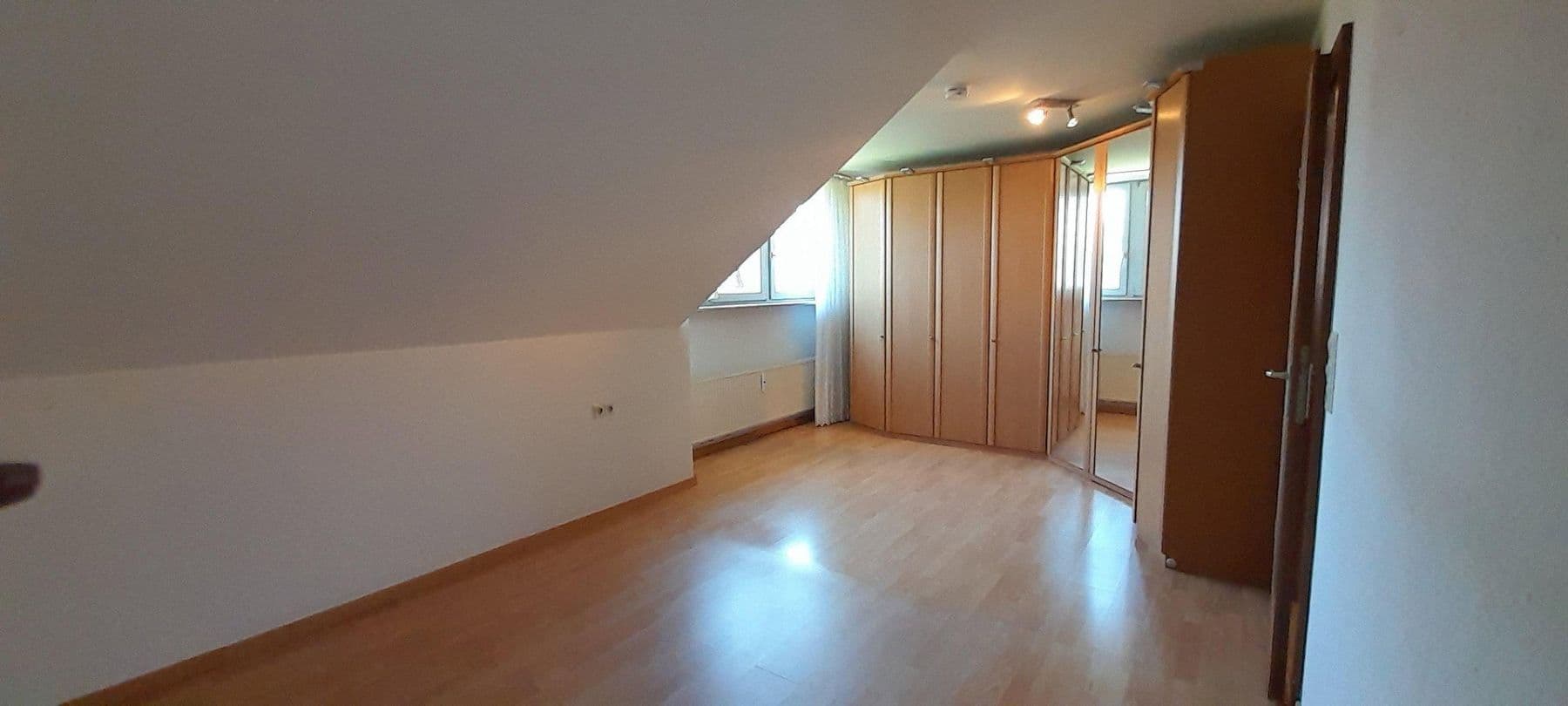 Prodej bytu 3+1 96 m², Sindelfingen, Bádensko-Württembersko Prodej bytu 3+1 96 m², Sindelfingen, Bádensko-Württembersko