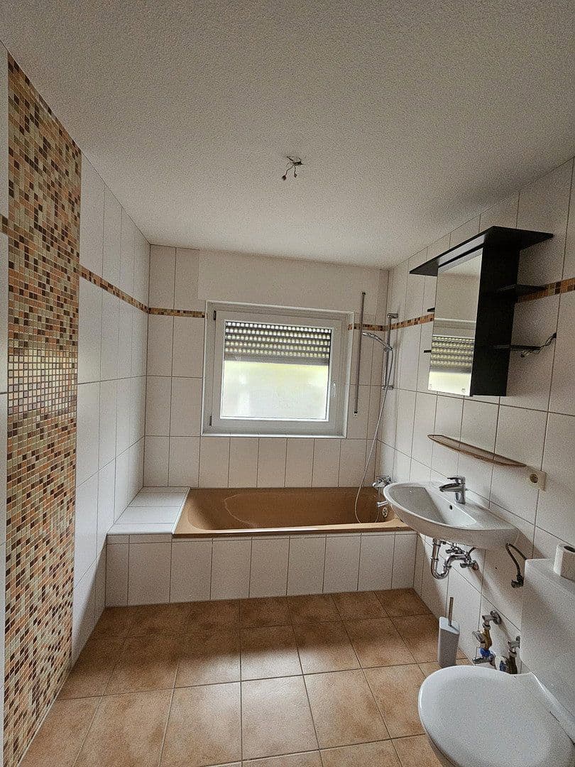 Pronájem bytu 2+1 64 m², Lochhofstraße 7, Furtwangen im Schwarzwald, Bádensko-Württembersko Pronájem bytu 2+1 64 m², Lochhofstraße 7, Furtwangen im Schwarzwald, Bádensko-Württembersko