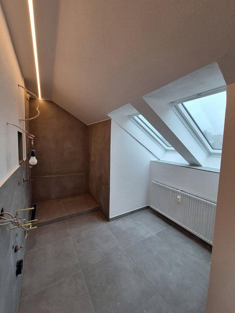 Pronájem bytu 3+1 90 m², Kirchweg 21, Garbsen, Dolní Sasko Pronájem bytu 3+1 90 m², Kirchweg 21, Garbsen, Dolní Sasko