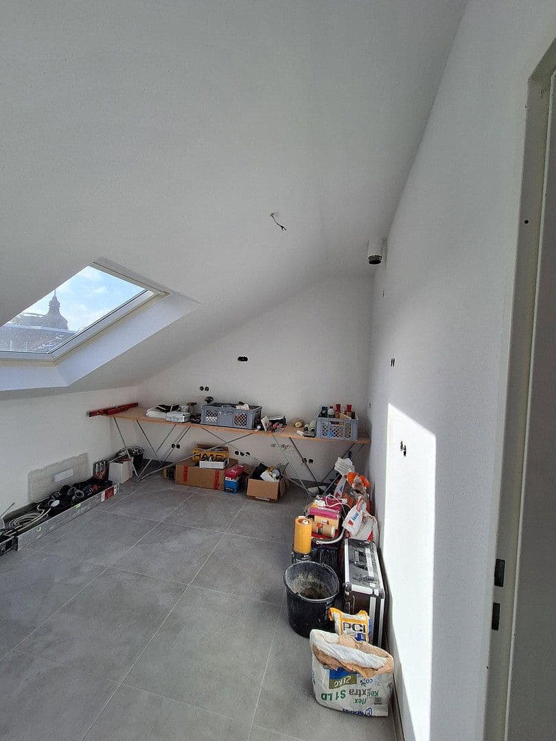 Pronájem bytu 3+1 90 m², Kirchweg 21, Garbsen, Dolní Sasko Pronájem bytu 3+1 90 m², Kirchweg 21, Garbsen, Dolní Sasko