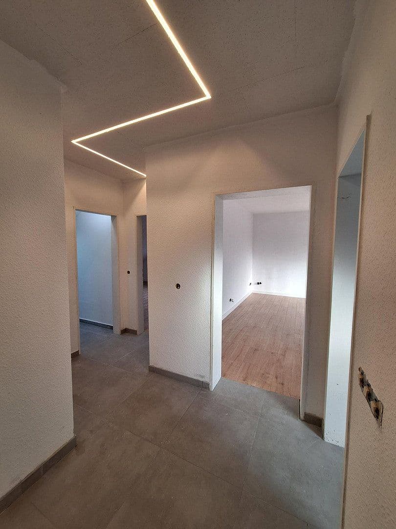 Pronájem bytu 3+1 90 m², Kirchweg 21, Garbsen, Dolní Sasko Pronájem bytu 3+1 90 m², Kirchweg 21, Garbsen, Dolní Sasko