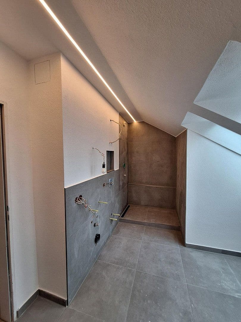 Pronájem bytu 3+1 90 m², Kirchweg 21, Garbsen, Dolní Sasko Pronájem bytu 3+1 90 m², Kirchweg 21, Garbsen, Dolní Sasko