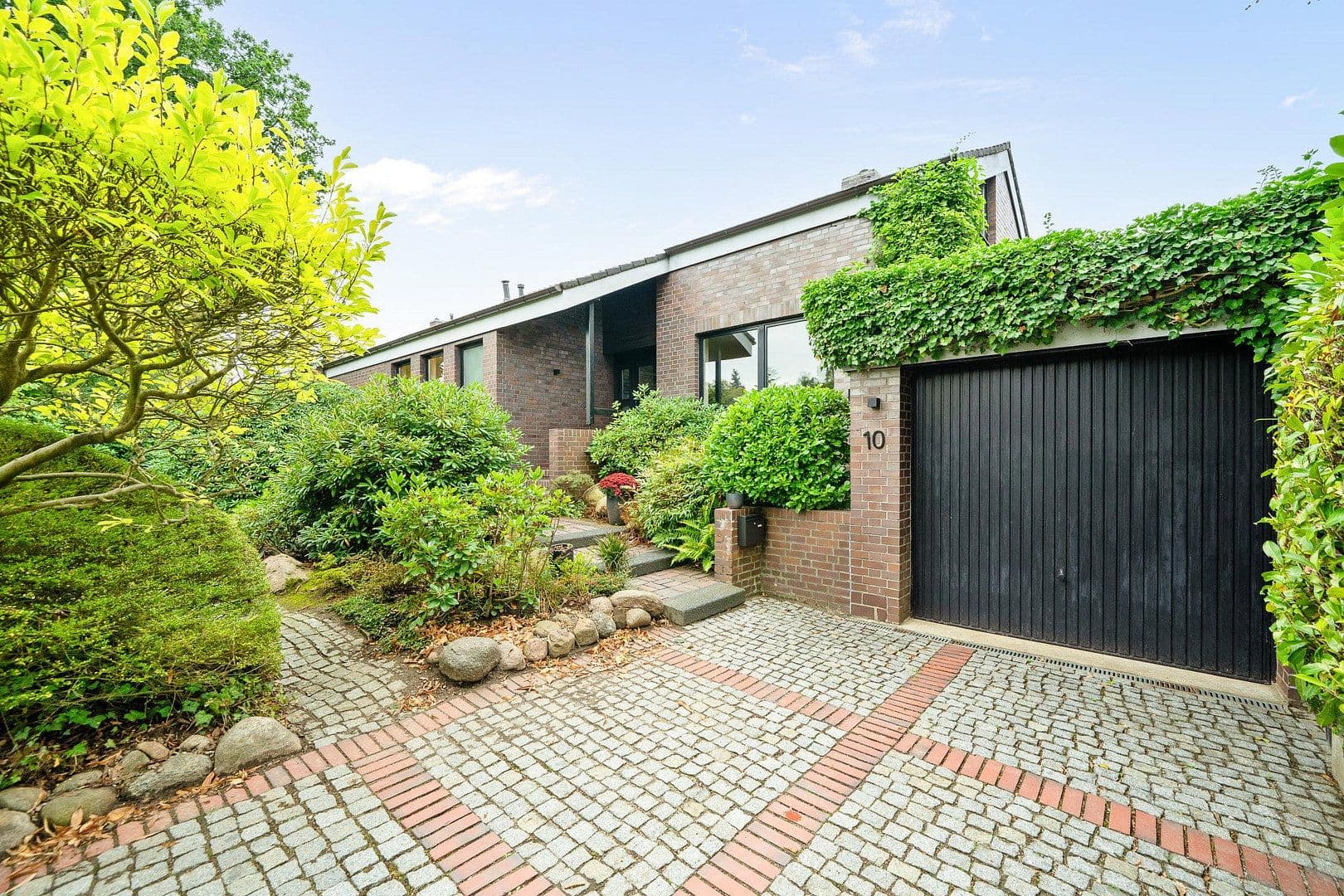 Prodej domu 266 m², pozemek 1.338 m², Blautannenweg 10, Wentorf bei Hamburg, Šlesvicko-Holštýnsko Prodej domu 266 m², pozemek 1.338 m², Blautannenweg 10, Wentorf bei Hamburg, Šlesvicko-Holštýnsko